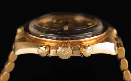 Lot #7287 Omega Speedmaster Professional 18K Gold Apollo Commemorative Watch - From the Personal Collection of Edgar Mitchell - Image 6