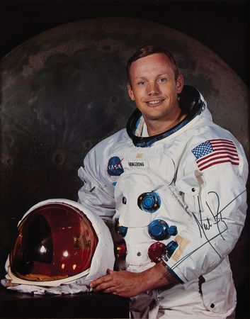 Lot #7138 Apollo 11 (3) Signed Photographs - Uninscribed NASA WSS Lithos - Image 3