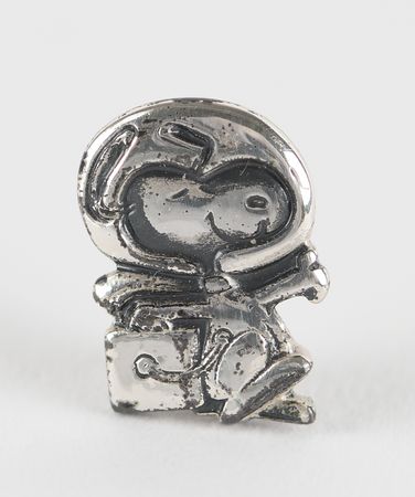 Lot #7435 Astronauts 'Silver Snoopy' Award - Image 1