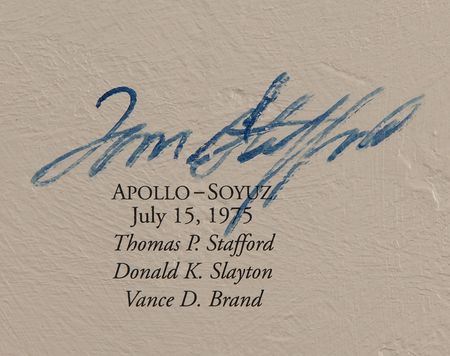 Lot #7393 Astronauts (24) Multi-Signed Print by Alan Bean - 'Reaching for the Stars' (Ltd. Ed. #82/1500) - Image 14