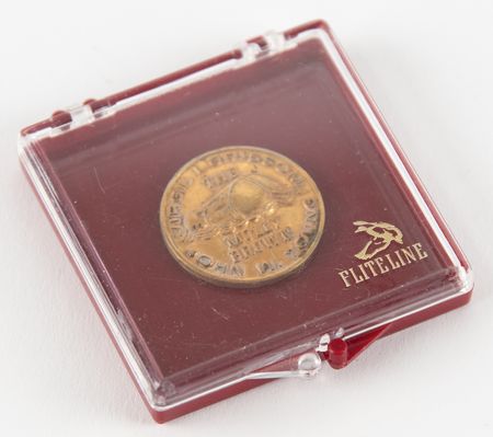 Lot #7064 Gemini 3 Flown Gold-Plated Fliteline Medallion - Image 3