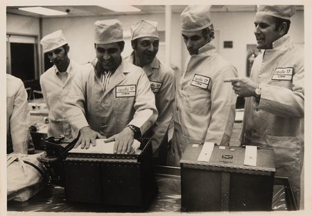 Lot #7371 Apollo 17 'Crew' Training Patch and Photograph - Image 3