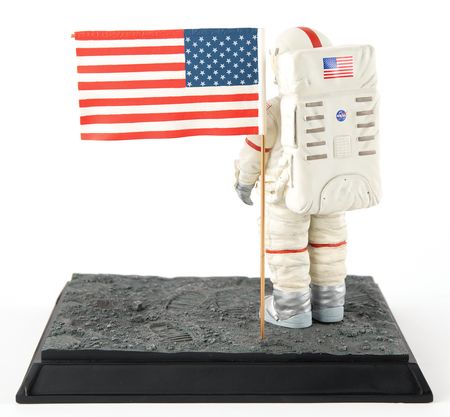 Lot #7185 Apollo 11 NASM 'America Wins the Space Race' Model - Image 2