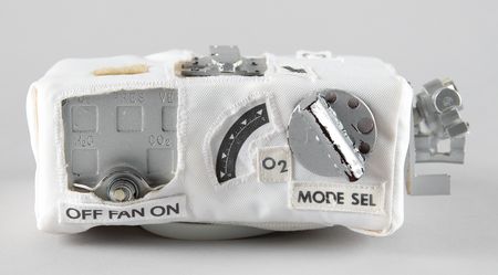 Lot #7423 Apollo A7LB Pressure Suit Replica - Complete Museum-Quality Reproduction - Image 10