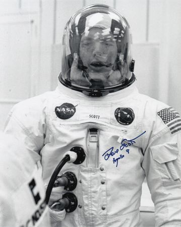 Lot #7354 Dave Scott Signed Photograph