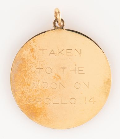 Lot #7294 Apollo 14 Flown Gold Charm - From the Personal Collection of Edgar Mitchell - Image 1
