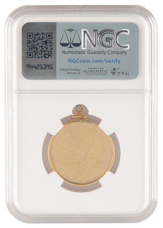 Lot #7057 Gemini 10 Flown Gold-Plated Fliteline Medallion - From the Personal Collection of Edgar Mitchell - Image 2