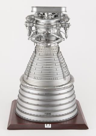 Lot #7500 Apollo Rocketdyne F-1 Rocket Engine Model - Image 3