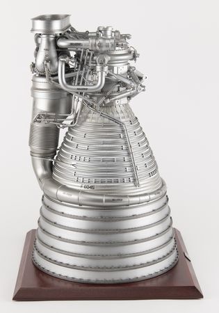 Lot #7500 Apollo Rocketdyne F-1 Rocket Engine Model - Image 5