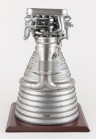 Lot #7500 Apollo Rocketdyne F-1 Rocket Engine Model - Image 6