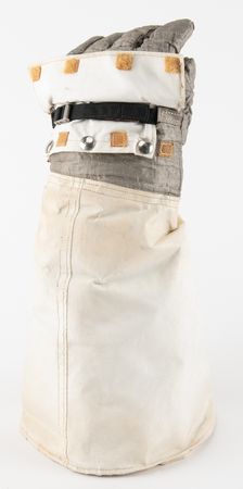 Lot #7421 Apollo A7L Space Suit Glove - Image 3