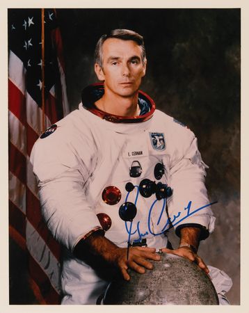 Lot #7387 Moonwalkers: Complete Set of (12) Signed Photographs - Image 12