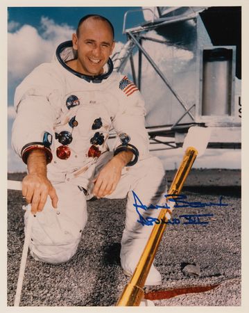 Lot #7387 Moonwalkers: Complete Set of (12) Signed Photographs - Image 5