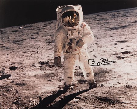 Lot #7155 Buzz Aldrin Oversized Signed Photograph - Image 2