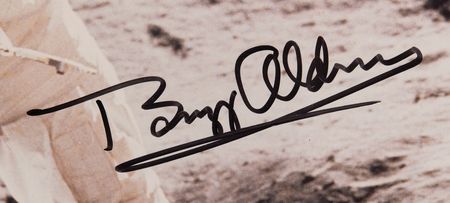 Lot #7155 Buzz Aldrin Oversized Signed Photograph - Image 3