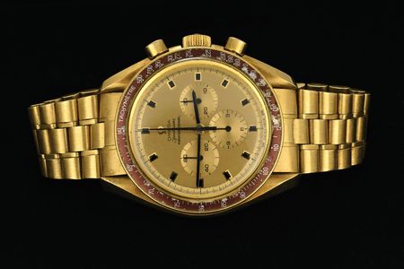 Lot #7000 Neil Armstrong's Omega Speedmaster Professional 18K Gold 1969 Apollo 11 Commemorative Watch - Image 3