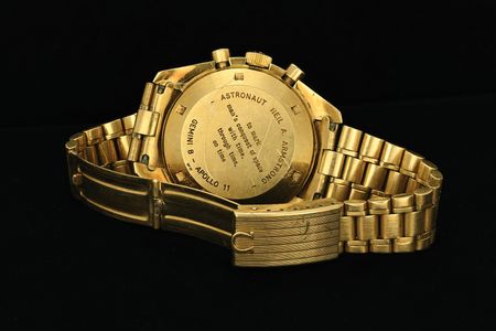 Lot #7000 Neil Armstrong's Omega Speedmaster Professional 18K Gold 1969 Apollo 11 Commemorative Watch - Image 5