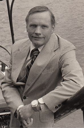 Lot #7000 Neil Armstrong's Omega Speedmaster Professional 18K Gold 1969 Apollo 11 Commemorative Watch - Image 8