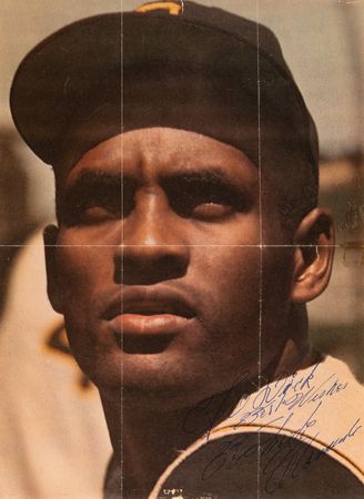 Lot #864 Roberto Clemente Signed Photograph - Image 1