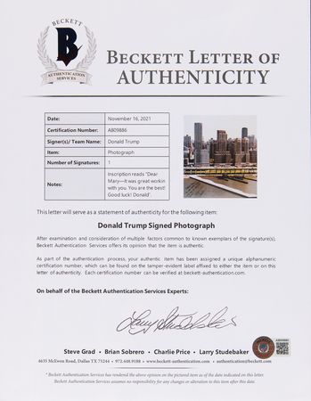 Lot #190 Donald Trump Oversized Signed Photograph - Image 4