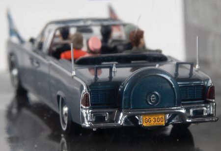 Lot #306 Kennedy Assassination: Clint Hill Signed Model of 'The Kennedy Car' - Image 3