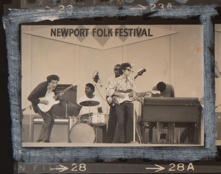 Lot #9126 Bob Dylan and the Butterfield Blues Band Soundcheck Contact Sheet Photograph by David Gahr, Newport 1965 - Dylan Goes Electric - Image 3
