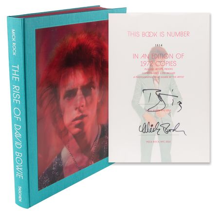 Lot #9343 David Bowie Signed Book - Mick Rock. The Rise of David Bowie: 1972-1973 (Ltd. Ed. #1614/1972) - Image 1