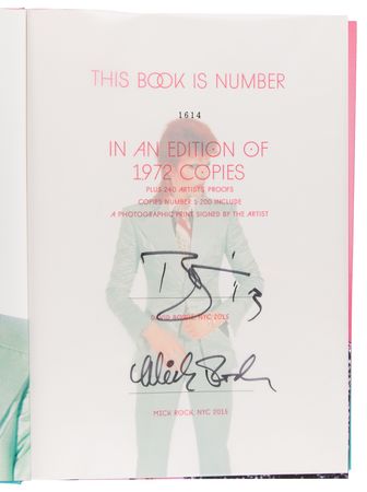 Lot #9343 David Bowie Signed Book - Mick Rock. The Rise of David Bowie: 1972-1973 (Ltd. Ed. #1614/1972) - Image 4