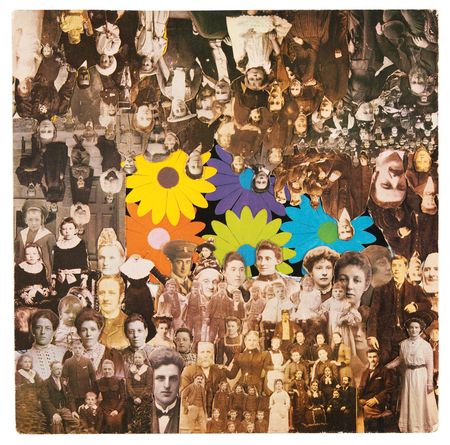 Lot #9039 John Lennon and George Harrison Signed 'Christmas Time (Is Here Again)' 7-Inch Single Record - Obtained at the Magical Mystery Tour Private Movie Screening (December 1967) - Image 3
