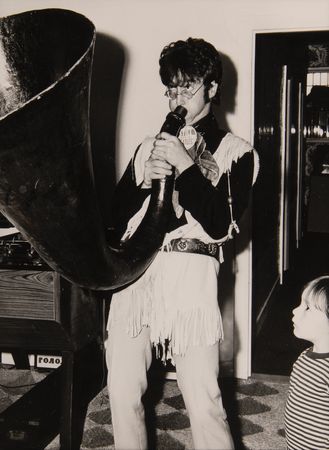 Lot #9047 John Lennon, Cynthia Lennon, and Julian Lennon (3) Signatures with Family Photos by Leslie Bryce - Image 10