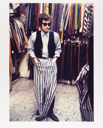 Lot #9138 Bob Dylan Oversized 'Bringing It All Back Home' Photographs (5) by Daniel Kramer - (1) Signed by Kramer - Image 6