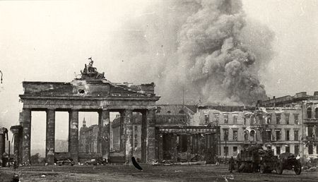 Lot #541 Ivan Shagin 'Berlin Is Taken' Original Photograph - Image 1