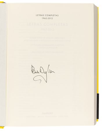 Lot #499 Bob Dylan Signed Book - Letras Completas, 1962–2012 - Image 4