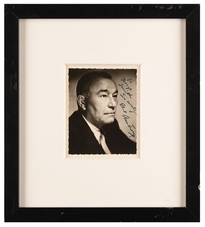 Lot #641 Robert Armstrong Signed Photograph - Image 1