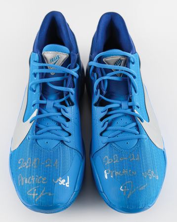 Lot #773 Giannis Antetokounmpo Practice-Worn Basketball Sneakers (2020-2021) - Image 2