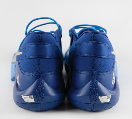 Lot #773 Giannis Antetokounmpo Practice-Worn Basketball Sneakers (2020-2021) - Image 6