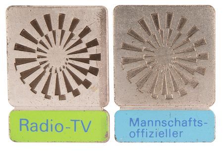 Lot #3239 Munich 1972 Summer Olympics (2) Badges - Image 1