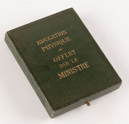 Lot #3321 French Physical Education Awards: (3) Medals for Physical Education, Based on the 1900 Olympic Prize Medal Design - Image 4