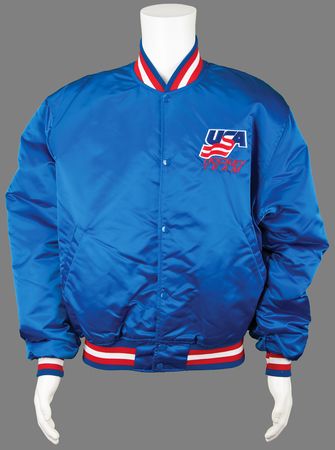 Lot #3310 Nagano 1998 Winter Olympics Jacket Multi-Signed (20) by the Gold Medal-Winning USA Women's Ice Hockey Team - Image 1