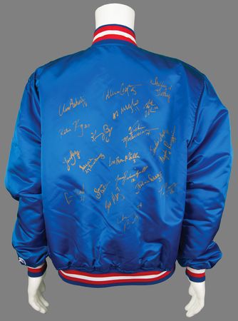 Lot #3310 Nagano 1998 Winter Olympics Jacket Multi-Signed (20) by the Gold Medal-Winning USA Women's Ice Hockey Team - Image 2
