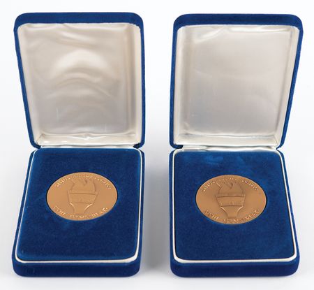 Lot #3159 Los Angeles 1984 Summer Olympics (2) Participation Medals - Image 3