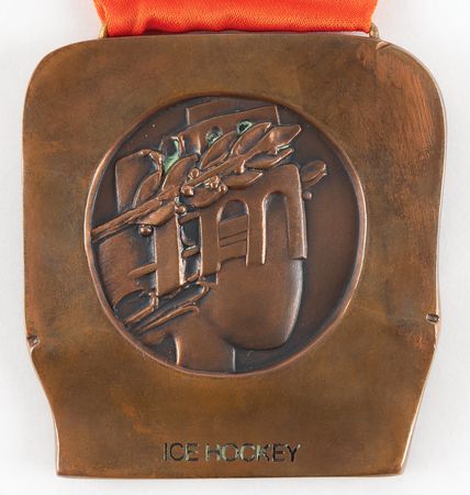 Lot #3100 Sarajevo 1984 Winter Olympics Bronze Winner's Medal for Ice Hockey - Image 4
