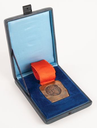 Lot #3100 Sarajevo 1984 Winter Olympics Bronze Winner's Medal for Ice Hockey - Image 6