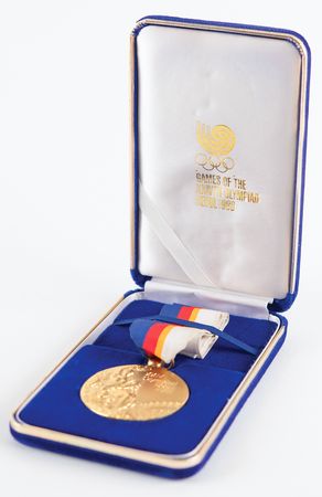 Lot #3039 Greg Louganis's Seoul 1988 Summer Olympics Gold Winner's Medal for 10-Meter Platform Diving - Image 6