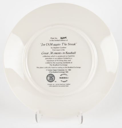 Lot #920 Joe DiMaggio Signed Plate - 'The Streak' (Ltd. Ed. #3204/5000) - Image 2