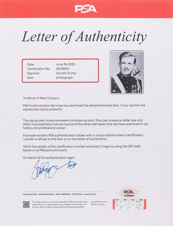 Lot #108 Donald Trump Oversized Signed Photograph - Image 3