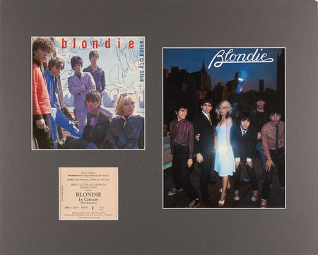 Lot #751 Blondie Signed 45 RPM Record Sleeve - 'Union City Blue' - Image 1