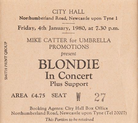 Lot #751 Blondie Signed 45 RPM Record Sleeve - 'Union City Blue' - Image 3
