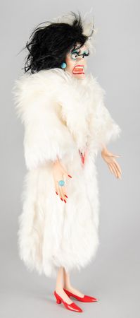 Lot #347 Cruella de Vil: Betty Lou Gerson Signed Ceramic Doll - Image 4