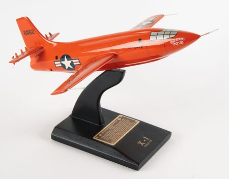 Lot #286 Chuck Yeager Signed ‘Glamorous Glennis’ Bell X-1 Model - Image 3